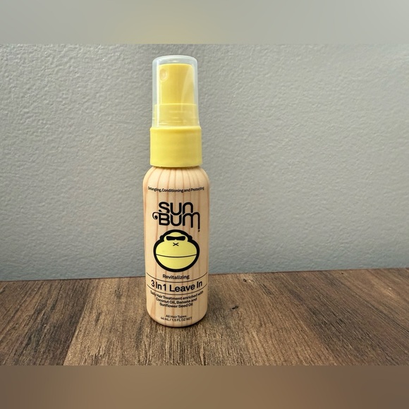 Sun Bum Other - 5 for $25 item 🛍️

Sun Bum 3-in-1 leave in treatment